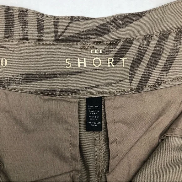 ⭐️NEW⭐️White House Black Market (WHBM) High Rise Bamboo Print Shorts - Picture 8 of 9